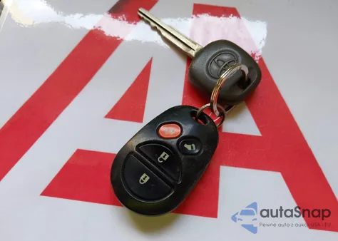 2007 Toyota Sienna Le z USA, uszkodzony, nr VIN 5TDZK23C37S069906